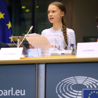 Palabras vacías no acabarán con emergencia climática: Greta Thunberg