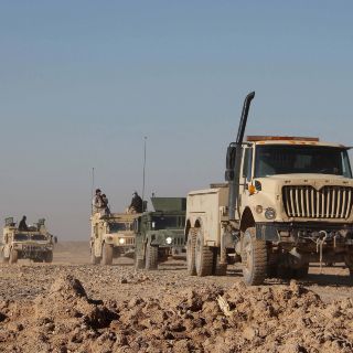 Estados Unidos bombardea a insurgentes talibanes