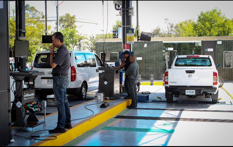 En junio iniciarán las citas para la verificación de los más de tres millones de autos que circulan en Jalisco. EL INFORMADOR/E. Barrera