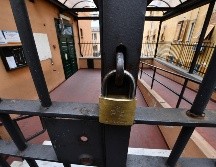 Una escuela cerrada en Génova, Italia. El país ordenó el cierre de todos los colegios y universidades desde hoy hasta el 15 de marzo. EFE/EPA/L. Zennaro