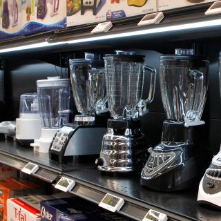 Retrocede confianza del consumidor en febrero