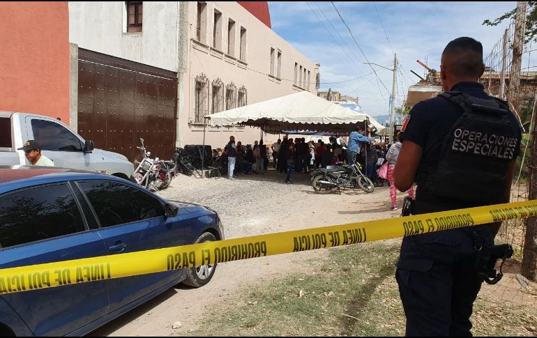 Los hechos ocurrieron en un negocio sobre la calle Reforma, cerca de donde velaban a una vecina, detrás del templo de Nuestra Señor del Rosario. EL INFORMADOR /