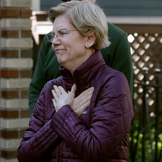 Warren abandona carrera presidencial sin definir apoyo a otro demócrata