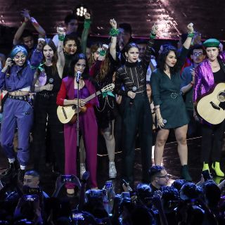 Julieta Venegas alza la voz por las mujeres