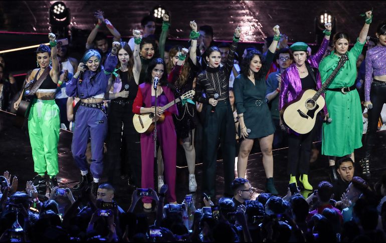 UNIDAS. Julieta Venegas y distintas artistas se presentaron en los Spotify Awards con el tema 