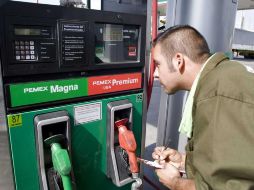 El Mandatario federal reitera que mantendrá su compromiso de no aumentar impuestos como aplicar gasolinazos. EL INFORMADOR / ARCHIVO