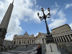 Un funcionario de la Santa Sede fue puesto en cuarentena preventiva después que un sacerdote de la Iglesia Francesa en Roma dio positivo para el virus. AFP / ARCHIVO