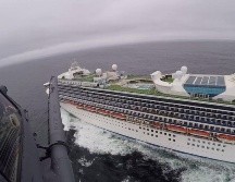 El crucero está actualmente detenido frente a la costa de California, mientras se obtienen los resultados de exámenes que podrían revelar si hay coronavirus entre las más de tres mil500 personas a bordo. EFE/EPA/Guardia Nacional de California