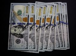 El nerviosismo global por el Covid-19 crea la posibilidad de alcanzar niveles cercanos a los 21 pesos en los siguientes días, estima Gabriela Stiller, directora de análisis financiero de Banco Base. EFE / ARCHIVO