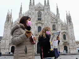 Turistas argentinas en Milán, Italia. Aunque no hay restricciones de viajes en gran parte de atractivos turísticos, la baja demanda de viajes ha llevado a aerolíneas a cancelar sus vuelos a países con brotes. AFP/ARCHIVO