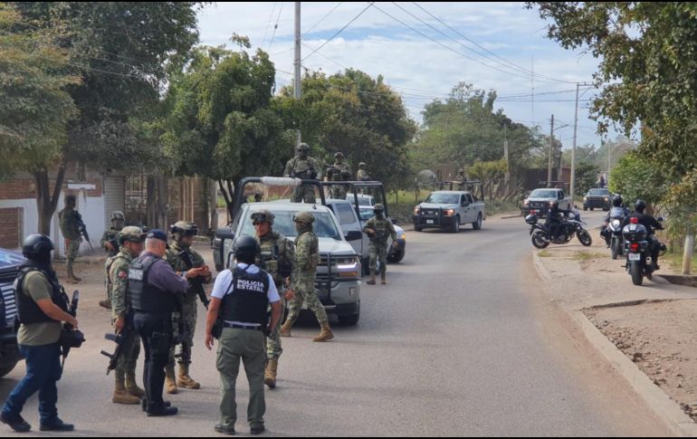 Elementos de los tres niveles de gobierno se movilizaron en Culiacán tras reportes de balaceras en la colonia Lomas de Rodriguera.TWITTER@Mtro_CCastaneda