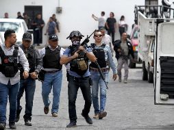 El tiroteo ocurrió poco antes de las once de la mañana sobre la calle Guayaba al cruce con Papaya.