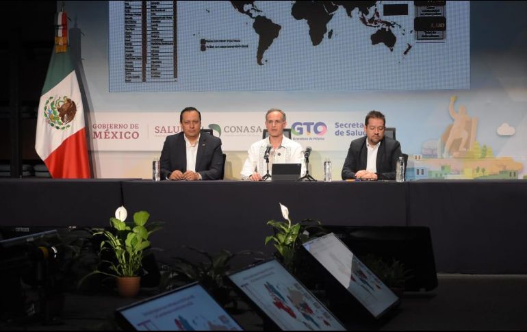 El subsecretario de Salud, Hugo López-Gatell Ramírez, informó que el sexto caso tiene la particularidad de que llegó con la enfermedad grave, pero ya está estabilizado. TWITTER/@SSalud_mx