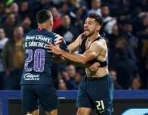 Henry Martín celebra con sus compañeros su anotación, ocurrida al minuto 90+3. EFE/J. Méndez