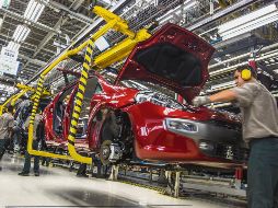 Todas las armadoras disminuyeron sus volúmenes de exportación, excepto General Motors. NOTIMEX/Archivo