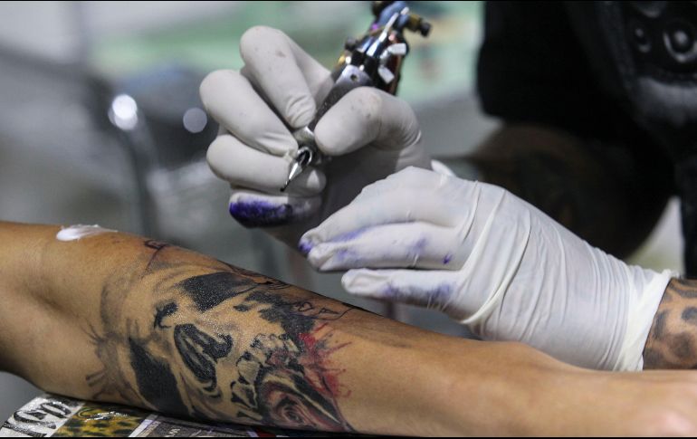 Ante la violencia que se vive, entre la población surge la dinámica de enlistar características de su cuerpo, como señas particulares o tatuajes. EL INFORMADOR / ARCHIVO