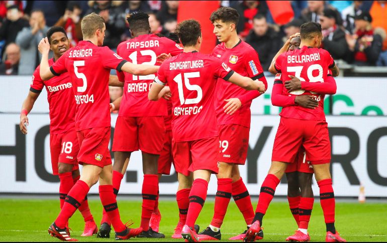 El Leverkusen, con su victoria, se mete provisionalmente en puestos de Champions League,  a la espera de lo que haga el Borussia Mönchengladbach. EFE / A. Babani