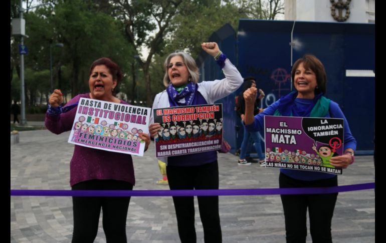 Las manifestantes cantaron consignas contra la violencia de género y colocaron diferentes carteles con mensajes. SUN/F. Rojas