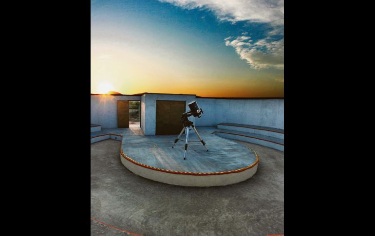 Buscando estrellas. En el observatorio es posible ubicar las constelaciones, localizar meteoros y satélites artificiales. CORTESÍA / Hotel Termas de San Joaquín