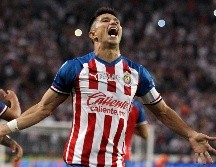 Jesús Molina anotó su primer gol en un Clásico Tapatío. AFP / U. Ruiz