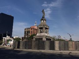 Vallas resguardan monumentos históricos en el trayecto previsto de la marcha. SUN/D. Sánchez