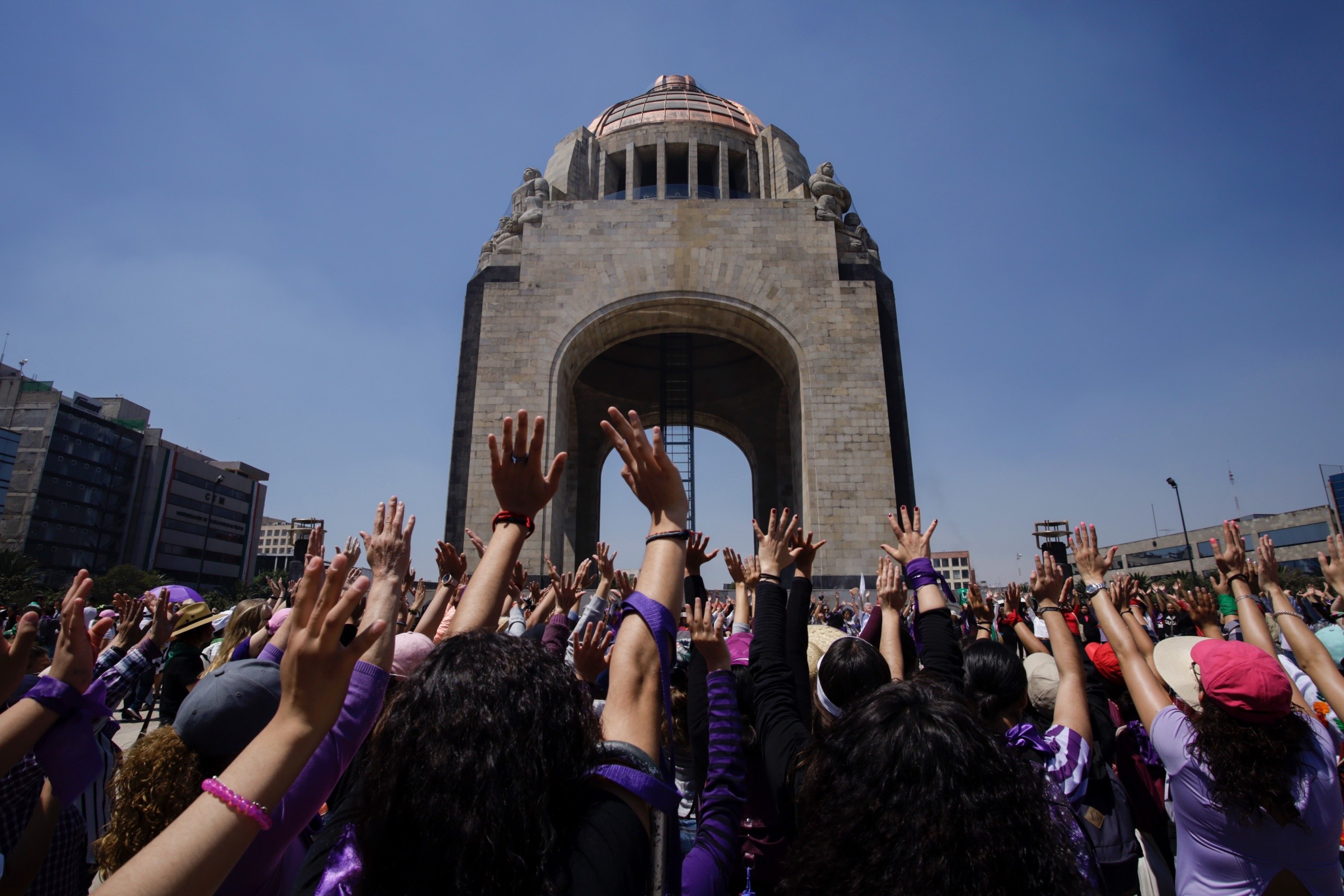 Mujeres marchan en Ciudad de México por el 8M | El Informador