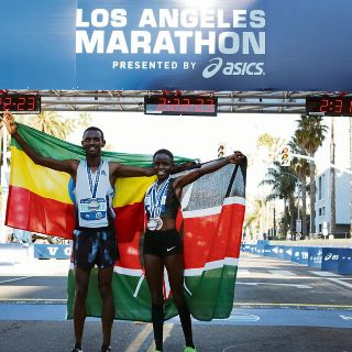 Teshager y Muriuki se llevan la victoria