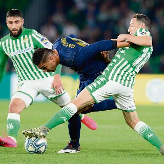 Guardado luce en triunfo ante el Madrid