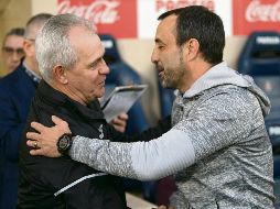 En la batalla. El “Vasco” Aguirre (izq.) anhela la salvación con el Leganés. EFE