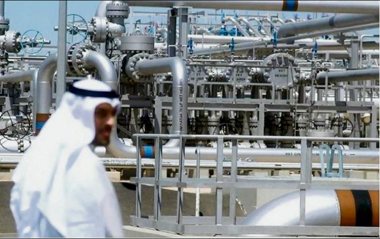 Efecto. La decisión saudí golpeó el valor del crudo. AFP