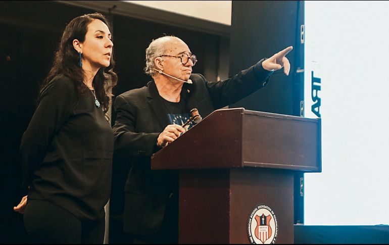 Puja. La tradicional subasta se realizó con el martillero Paco de la Peña. EL INFORMADOR • G. Gallo