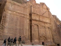 El sitio arqueológico de Petra recibe a miles de turistas diariamente, lo que lo convierte en un lugar riesgoso para la propagación del coronavirus. AFP/ARCHIVO