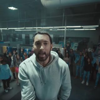Eminem, noqueado por Mike Tyson en su nuevo video