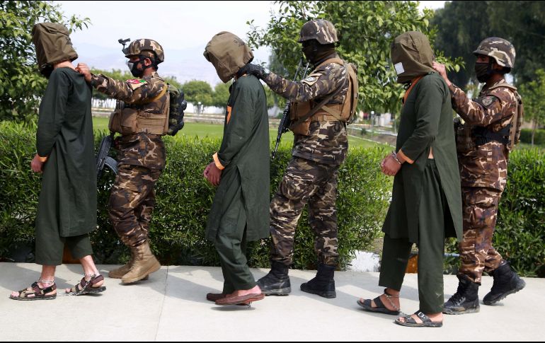 No todos los talibanes están de acuerdo con este anuncio, y acusan que el gobierno afgano liberará a los prisioneros más ancianos, más enfermos o que estén por terminar sus condenas. EFE/G. Habibi