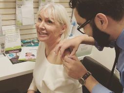 Medios señalan que la funcionaria ha estado en contacto con cientos de personas, incluido el primer ministro Boris Johnson, lo que aumenta el riesgo de propagación. TWITTER/@NadineDorries