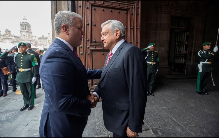 El Presidente Andrés Manuel López Obrador recibe a su homólogo, Iván Duque, en Palacio Nacional. EFE/Presidencia de México