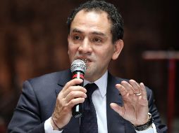 El secretario de Hacienda, Arturo Herrera, habla este martes durante una rueda de prensa en la Ciudad de México. EFE/S. Gutiérrez