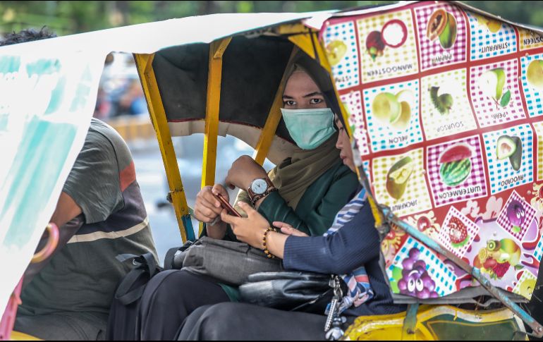 Indonesia registra 27 casos confirmados de coronavirus. EFE / D. Sinuhaji