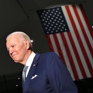 Biden logra victoria clave en primarias y tiende la mano a Sanders