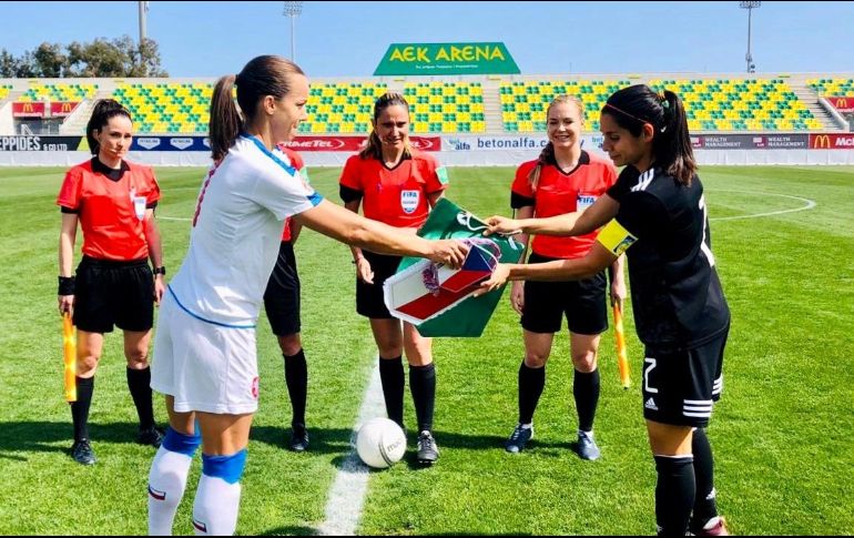 Las comandadas por Christopher Cuéllar (D) deseaban terminar con un triunfo esta copa, en la que acabaron en la tercera posición, por debajo de Finlandia y Croacia. TWITTER / @miseleccionmx