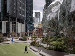 El brote de coronavirus ha dejado casi vacías las calles usualmente concurridas en el centro de Seattle, en Washington, luego que Amazon y otras compañías les dijeron a sus empleados que trabajen desde sus casas. AFP/ARCHIVO