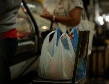 Además de Jalisco en la Ciudad de México también se aprobaron restricciones al uso de las bolsas de plástico. EL INFORMADOR / F. Atilano