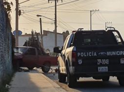 De los delincuentes que tripulaban la pickup blanca solo se supo que huyeron pie a tierra. EL INFORMADOR / R. Bobadilla