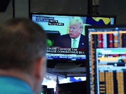 Los mercados reaccionaron al anuncio del presidente Donald Trump de suspender por 30 días los vuelos que salgan de Europa hacia Estados Unidos, debido al brote de coronavirus. AFP/B. Smith