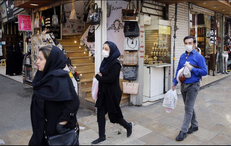 Las sanciones al comercio legal, así como de pastillas y equipos medios, por parte de EU han hecho que el gobierno iraní enfrente serios obstáculos. AFP / ARCHIVO