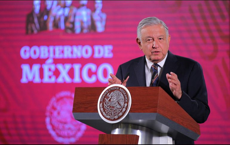 En misas, ''aunque no haya el abrazo o se dé la mano, en la mente que se diga: perdonemos, no odiemos, amémonos, llevemos a la práctica el amor al prójimo'', dijo el Presidente. NTX / I. Hernández