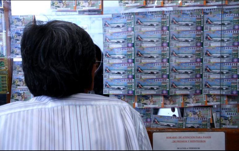 López Obrador hace la invitación para que participen los ciudadanos y apoyen comprando un boleto. SUN / ARCHIVO