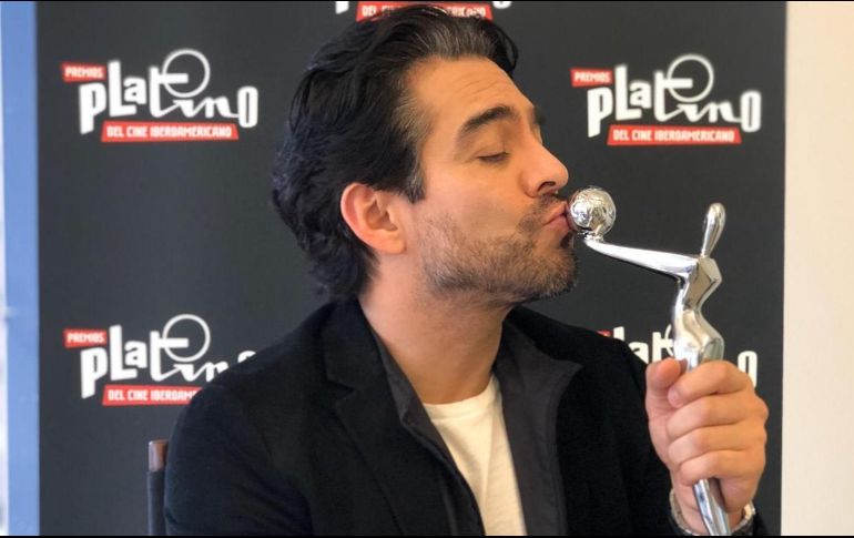 El conductor mexicano Omar Chaparro presentaría la séptima edición de los premios. TWITTER / @PremiosPLATINO