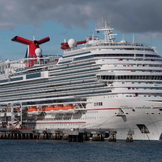Cruceros suspenden viajes desde EU por 30 días