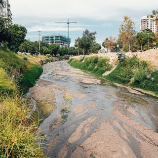 Conviven con aguas sin tratar